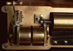 マグネットヒーターは新しい足元暖房